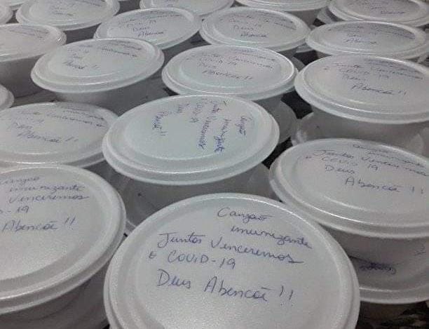 Foto 4 de 4 — Moradores de Trabiju se unem e entregam mais de 400 marmitas pela cidade
